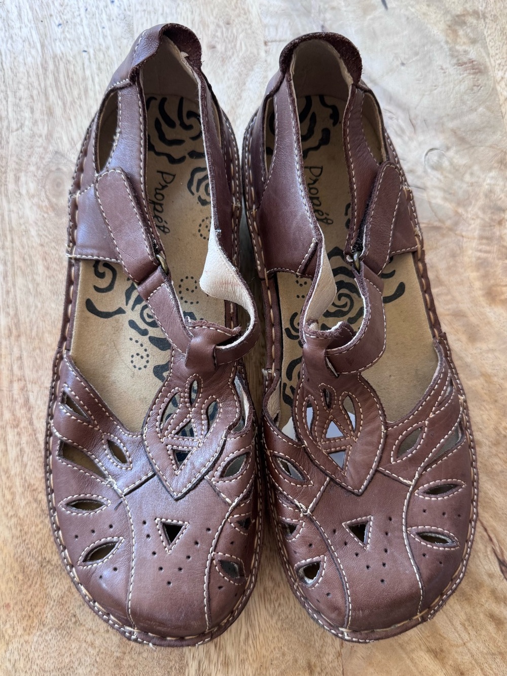 Propet Vintage leather sandals size 8